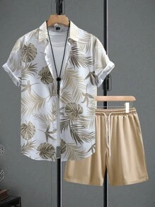 Manfinity RSRT Conjunto de camisa hawaiana de manga corta con botones delanteros y estampado, y pantalones cortos casuales para hombres