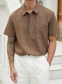 Manfinity Homme Trang phục thường ngày dành cho nam giới khi đi làm và đi nghỉ, với áo polo cổ điển màu nâu cài khuy một nửa, làm từ vải lanh giả có họa tiết. Áo có thiết kế cài khuy với nắp gập, phù hợp cho kỳ nghỉ bãi biển Hawaii, lễ hội âm nhạc, hoặc các hoạt động thường ngày. - màu nâu - Xem 2