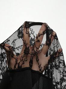 SHEIN Clasi 大码女式撞色蕾丝圆领短款灯笼袖紧身衣 - 黑色 - 查看 1