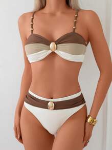 Swim Chiccia Set de 2 piezas Traje de baño para mujer madura, con parte superior de tres colores en patchwork, tirantes ajustables, decoración con cuentas metálicas y Bottom triangular regular con decoración de cuentas metálicas y nudo a la cintura.