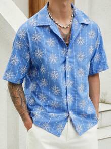 Manfinity RSRT Trang phục thường ngày dành cho nam với phong cách nghỉ dưỡng trên bãi biển, gồm áo sơ mi ngắn tay thường ngày bằng vải lưới thêu màu xanh Địa Trung Hải cổ điển, lãng mạn. - Màu xanh lam - Xem 4