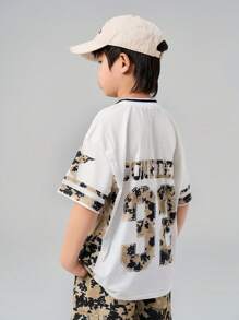 SHEIN 青少年春夏迷彩与字母印花 V 领短袖图案 T 恤和全印花休闲裤套装 - 白色 - 查看 6