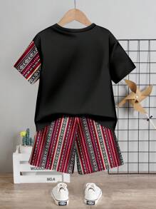 SHEIN Set de 2 piezas de camiseta de manga corta y pantalón corto con diseño retro clásico minimalista a cuadros y bloques de color para bebé niño, para el verano
