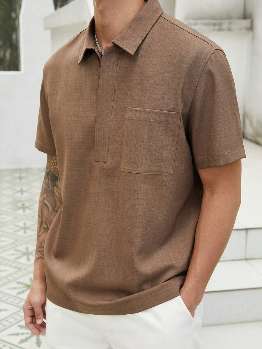 Manfinity Homme Trang phục thường ngày dành cho nam giới khi đi làm và đi nghỉ, với áo polo cổ điển màu nâu cài khuy một nửa, làm từ vải lanh giả có họa tiết. Áo có thiết kế cài khuy với nắp gập, phù hợp cho kỳ nghỉ bãi biển Hawaii, lễ hội âm nhạc, hoặc các hoạt động thường ngày. - màu nâu - Xem 1