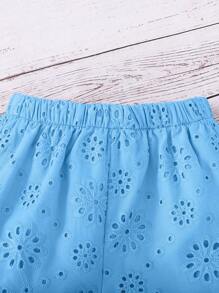 SHEIN Leap Crew Young Girl Round Neck Splice Lace Trim Top With Splice Lace Trim Shorts, Hollow-Out Embroidery 2 Pieces Set - Blue - View 5