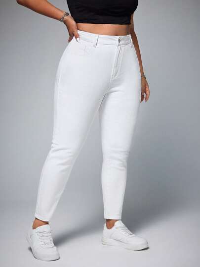 SHEIN ICON Plus Size Casual Versatile Solid Color Slim Fit Jeans