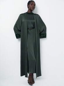 Aveloria Modichic 优质缎面闪光饰边高领无袖连衣裙，带拼接亮片长袖阿巴雅阿拉伯服装套装，深栗红色 - 墨綠色 - 查看 1