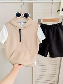 SHEIN Leap Crew 3 件套年轻男孩休闲运动度假装：图案连帽衫背心、白色圆领 T 恤和黑色短裤套装。用途广泛，适合儿童服装、年轻男孩服装、返校、生日派对、晚会、表演、婚礼、洗礼、开幕式、日常穿着、学校、旅行、运动、春夏季节