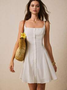 Poéselle Vestido mini estilo línea-A con botones encantadores en color blanco - Perfecto para días soleados y salidas casuales, vestidos de línea-A para mujeres, vestidos de verano para mujeres, vestidos blancos, vestidos para playa de mujeres, vestidos casuales de día, vestidos ligeros de día, vestidos mini con top de tirantes, vestido de verano, vestidos de verano para mujeres, vestido de graduación blanco