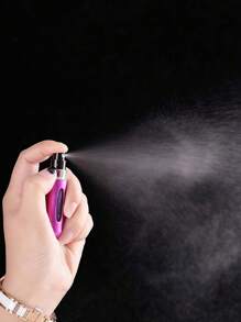 各式各样的瓶子和罐子，简约设计和多功能