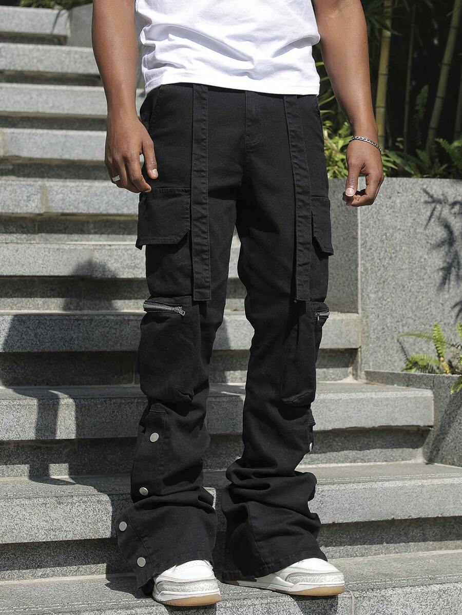 Manfinity LEGND Herren Slim Fit schwarze Schlagjeans im Street-Style, Urban, Grunge