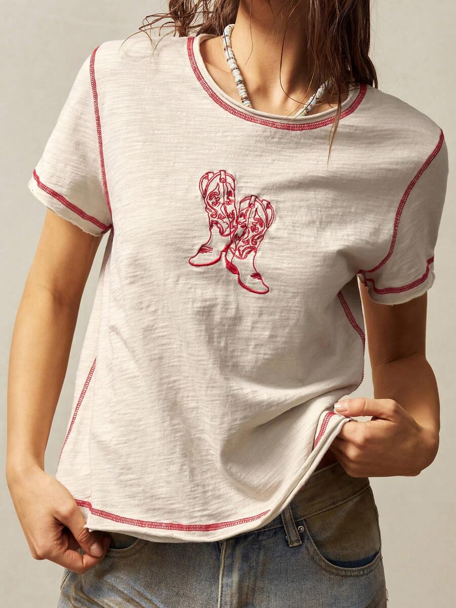 Bohemela 女式休闲纯色针织圆领短袖 T 恤，正面印有靴子图案 - 米色 - 查看 1