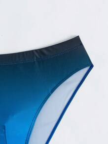 Manfinity Swimmode Men's Gradient Color Elastic Waist Vacation Triangle Swim Trunks - Blue - View 4