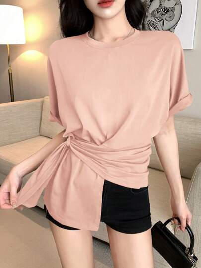 DAZY Maglietta da donna a girocollo con parte anteriore attorcigliata e maniche corte, minimalista e alla moda, adatta per l'estate