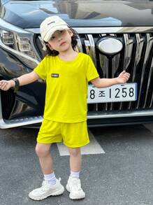 SHEIN 6 件套年轻男孩舒适休闲百搭日常穿着简约设计运动风宽松圆领短袖 T 恤和口袋短裤针织服装，适合春夏季、日常穿着、运动、外出、学校、派对、节日、拍照、返校