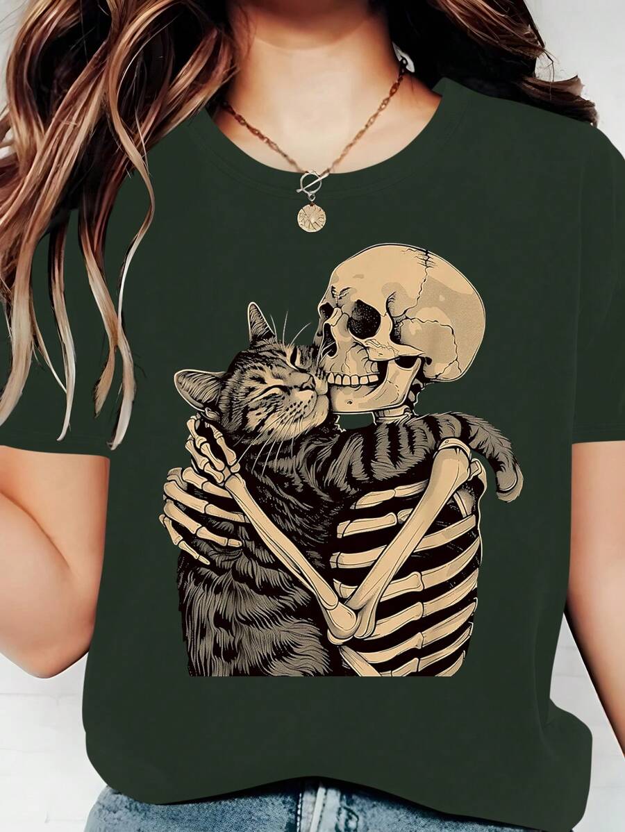 SHEIN LUNE 女士休闲骷髅和猫咪图案印花短袖 T 恤，舒适百搭，适合日常穿着 - 軍綠色 - 查看 1