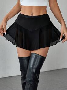 SHEIN PETITE Shorts mini plisados de unicolor para mujer, estilo minimalista adecuado para el verano - Negro - Ver 1