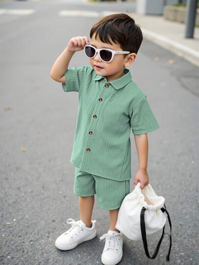 SHEIN Explorewe Ung pojke Enfärgat Knappar Framtill Skjorta & Shorts Utan T-shirt