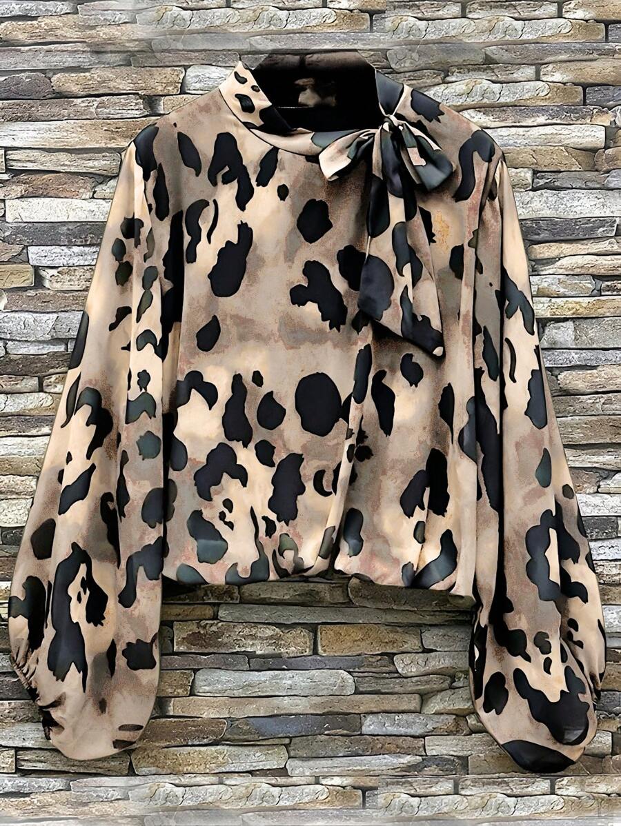 SHEIN LUNE 女士迷彩印花领蝴蝶结休闲衬衫 - 卡其色 - 查看 1