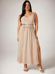 SHEIN VCAY Plus Size Camisole Dress With Floral Woven Band Patchwork Spring Outfits For Women Summer Clothes Easter Rave Outfits Western Wear Women Boho Graduation Dress Beach Outfits Baggy Off The Shoulder High Waisted Backless Vacation Outfits Women Cottagecore Backless Dress Tropical Plain