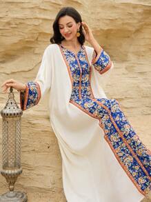 Al Najma 女式土耳其/阿拉伯风格长款束腰外衣，前袖和肩袖饰有花卉图案 - 藍色 - 查看 1