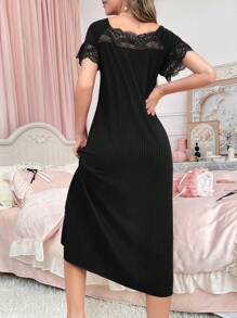 Women's Elegant Solid Color Lace Patchwork Loose Nightgown - Black - View 2
