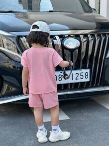 SHEIN 6 件套年轻男孩舒适休闲百搭日常穿着简约设计运动风宽松圆领短袖 T 恤和口袋短裤针织服装，适合春夏季、日常穿着、运动、外出、学校、派对、节日、拍照、返校