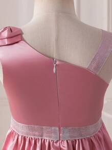 SHEIN Glamorique Kids Girls' Sleeveless One Shoulder Satin Luxurious Elegant Silver Ribbon Zipper Dress, Spring/Summer Young Girl Party Dress Young Girl Birthday Dress