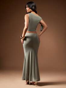MISSGUIDED Asymmetric Off Shoulder Slinky Top And Flare Hem Maxi Skirt Two Piece Co Ord Set - Army Green - View 2