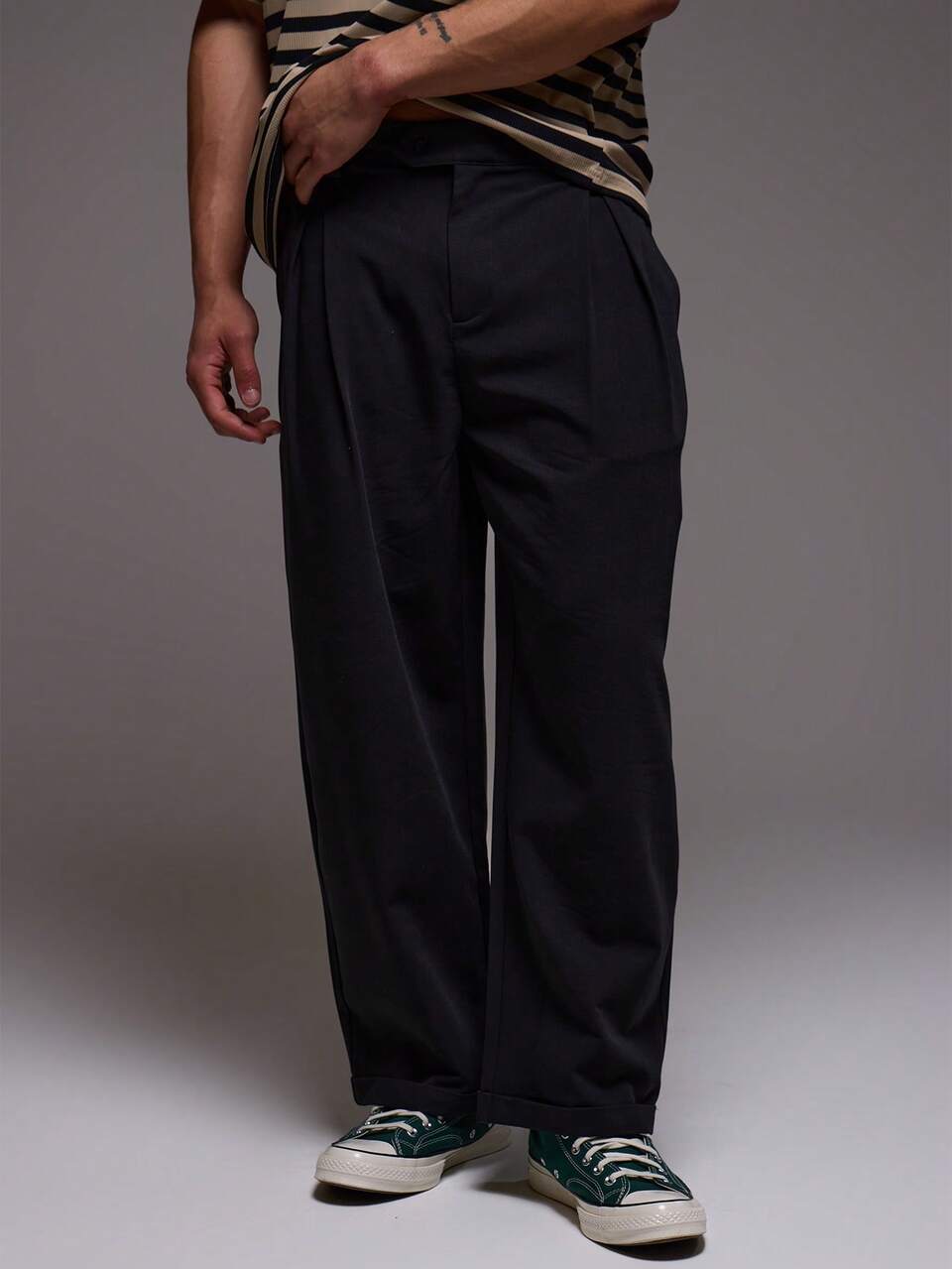 Men Pleated Tailored Turn Up Detail Trousers