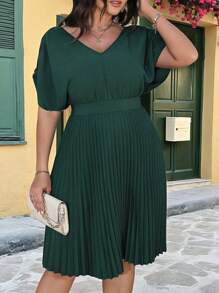 SHEIN Clasi Vestido Plus Size Feminino em Cor Sólida, Manga Morcego, Cintura Franzida, Barra com Pregas, Casual de Verão - Verde - Visão 4
