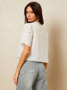 Poéselle 迷人的孔眼蕾丝前系带衬衫 - 适合凉爽的夏日，女式孔眼上衣，短款衬衫，夏季轻薄衬衫，蕾丝细节时尚，波西米亚风格 - 白色 - 查看 2