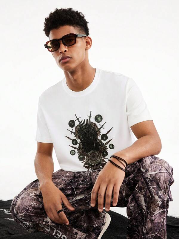 Game of Thrones X SHEIN Camiseta casual de manga corta de cuello redondo con estampado gráfico para hombre