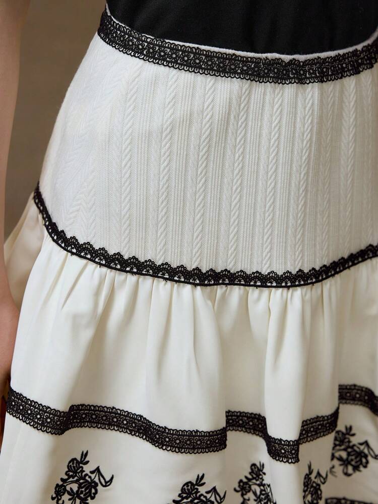 CONTRAST LACE GATHERED SKIRT