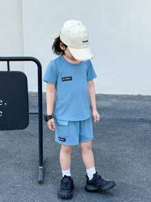 SHEIN 6 件套年轻男孩舒适休闲百搭日常穿着简约设计运动风宽松圆领短袖 T 恤和口袋短裤针织服装，适合春夏季、日常穿着、运动、外出、学校、派对、节日、拍照、返校