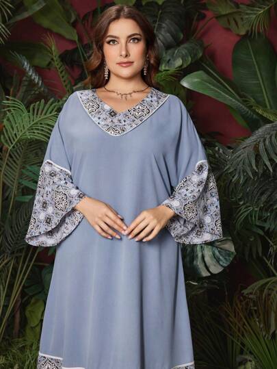 Al Najma 女性大尺碼阿拉伯服飾,有花卉印花