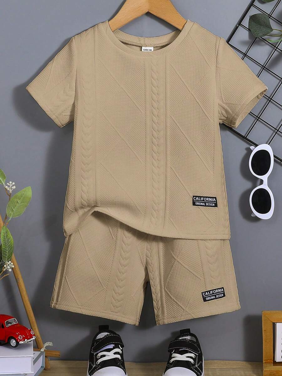 SHEIN Leap Crew 男童字母拼接細節t恤和短褲 - 卡其色 - 查看 1