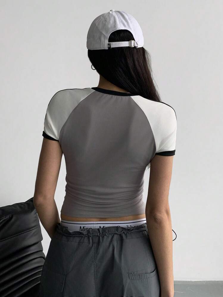 SHEIN Unity Women's Grey Patchwork Motorcycle Style Print Fitted Comfortable Versatile Short Sleeve Top, Spring/Summer - Grey - View 2