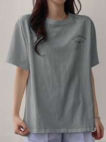 DAZY 女式正面和背面字母印花 T 恤，简约时尚设计，适合夏季可爱上衣、图案 T 恤 - 淺灰色 - 查看 3