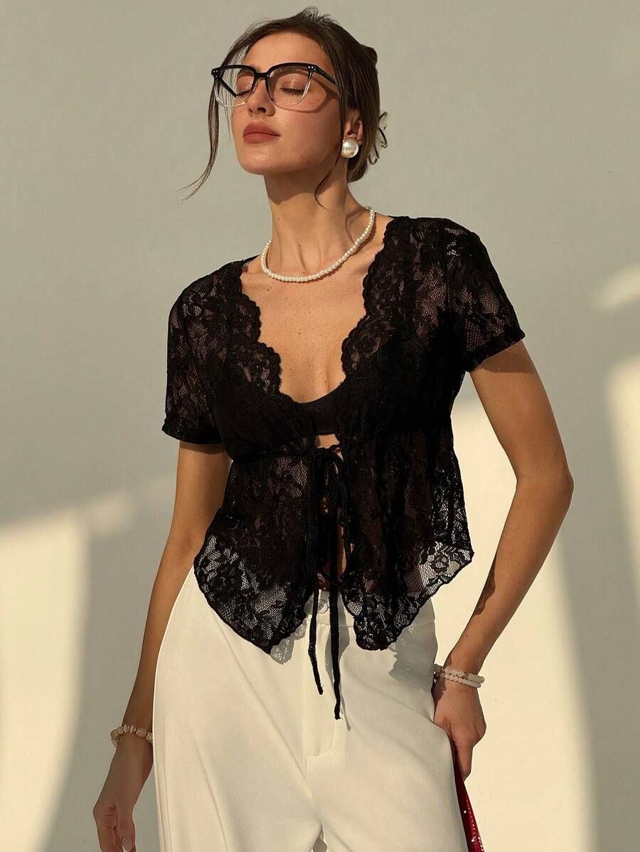 Aloruh 全新性感透明蕾丝深 V 领抽绳系带不对称下摆修身衬衫 - 黑色 - 查看 1