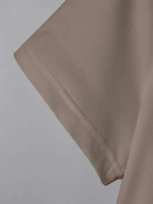 SHEIN EZwear 女士鳄鱼字母印花圆领常规 T 恤 - 卡其色 - 查看 3
