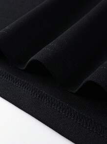 Manfinity Mode 男士 Polo 衫，适合夏季的简约风格