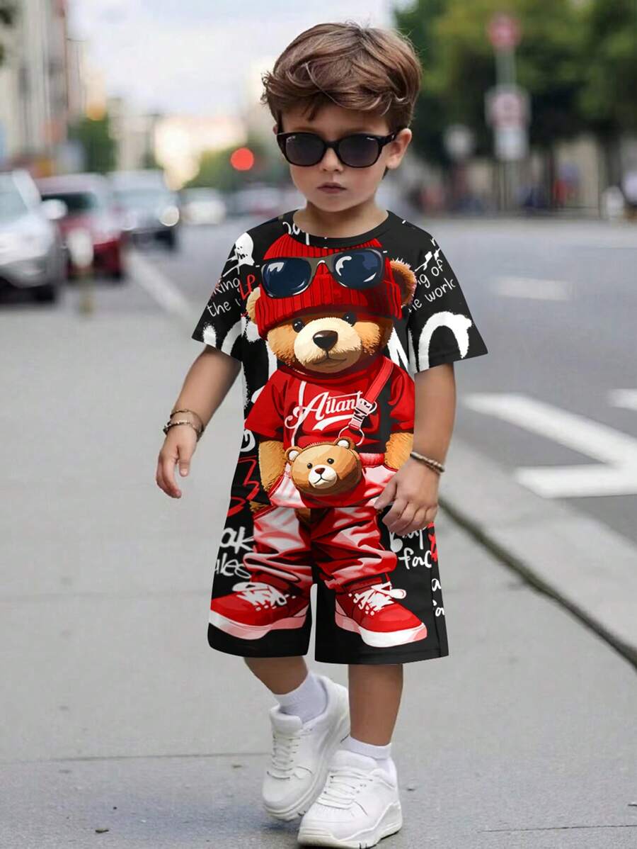 SHEIN Bộ 2 món/Bộ áo sơ mi tay ngắn cổ tròn in hình gấu hoạt hình giản dị cho bé trai và quần short, phù hợp mặc mùa hè với quần áo gấu bông - Nhiều màu - Xem 1