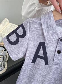 2 件装男婴可爱英文字母印花短袖 T 恤和短裤套装，Polo 领，方便穿着，绅士休闲，适合室内和室外玩耍 - 彩色 - 查看 7