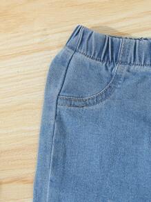 女婴休闲可爱时尚黄色字母和雏菊印花修身 T 恤上衣搭配复古浅蓝色牛仔水洗雏菊印花修身喇叭牛仔裤柔软面料日常百搭服装套装 - 彩色 - 查看 6