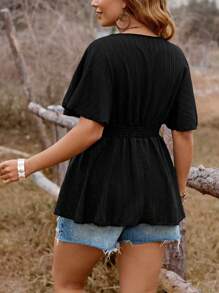 SHEIN Clasi 大码女式法式设计 V 领刺绣收腰短袖衬衫 - 黑色 - 查看 2