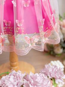 SHEIN Glamorique Kids 春夏女童玫瑰红吊带设计 3D 蝴蝶刺绣网眼连衣裙 - 玫紅色 - 查看 4