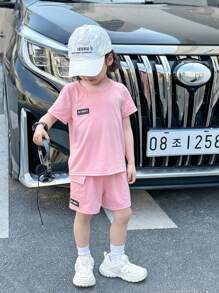 SHEIN 6 件套年轻男孩舒适休闲百搭日常穿着简约设计运动风宽松圆领短袖 T 恤和口袋短裤针织服装，适合春夏季、日常穿着、运动、外出、学校、派对、节日、拍照、返校