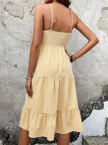 SHEIN VCAY 女式条纹腰部荷叶边下摆休闲吊带连衣裙 - 黃色 - 查看 2