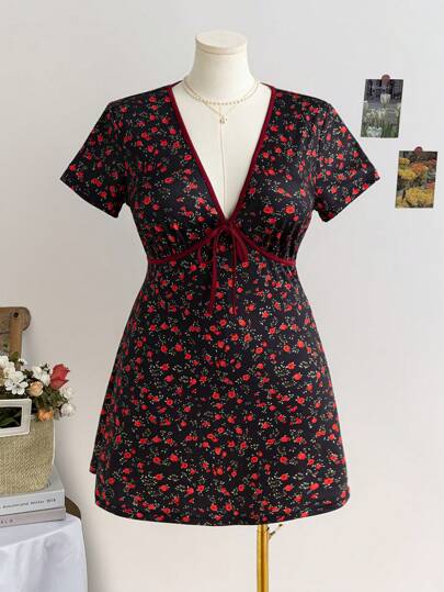 Soleia 大码女式 V 领撞色蝴蝶结碎花度假连衣裙